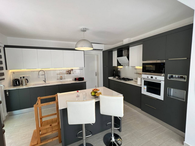 4 Seasons Salamis 5+2 Villa 005