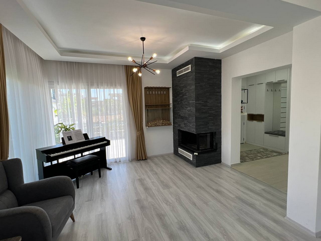 4 Seasons Salamis 5+2 Villa 006