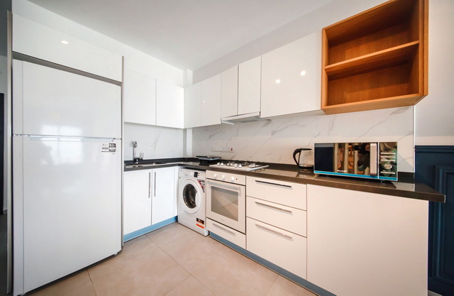 Caesar Blue Studio with niche 009